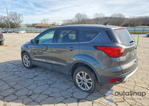 2019 Ford Escape z USA, uszkodzony, nr VIN 1FMCU9GD8KUB84612